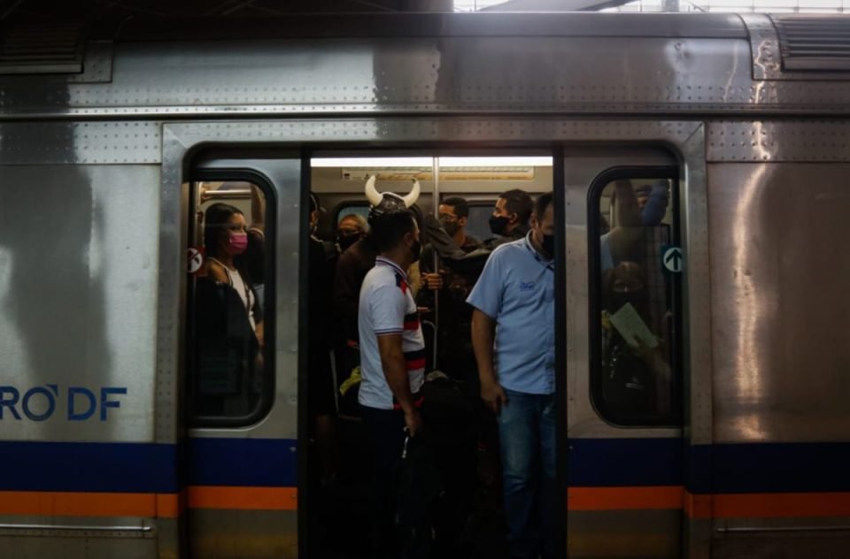 Metrô-DF reapresenta proposta para encerrar a greve dos metroviários