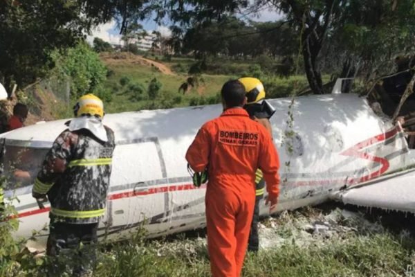 Avião Sofre Acidente No Aeroporto Da Pampulha Um Dos Pilotos Morreu