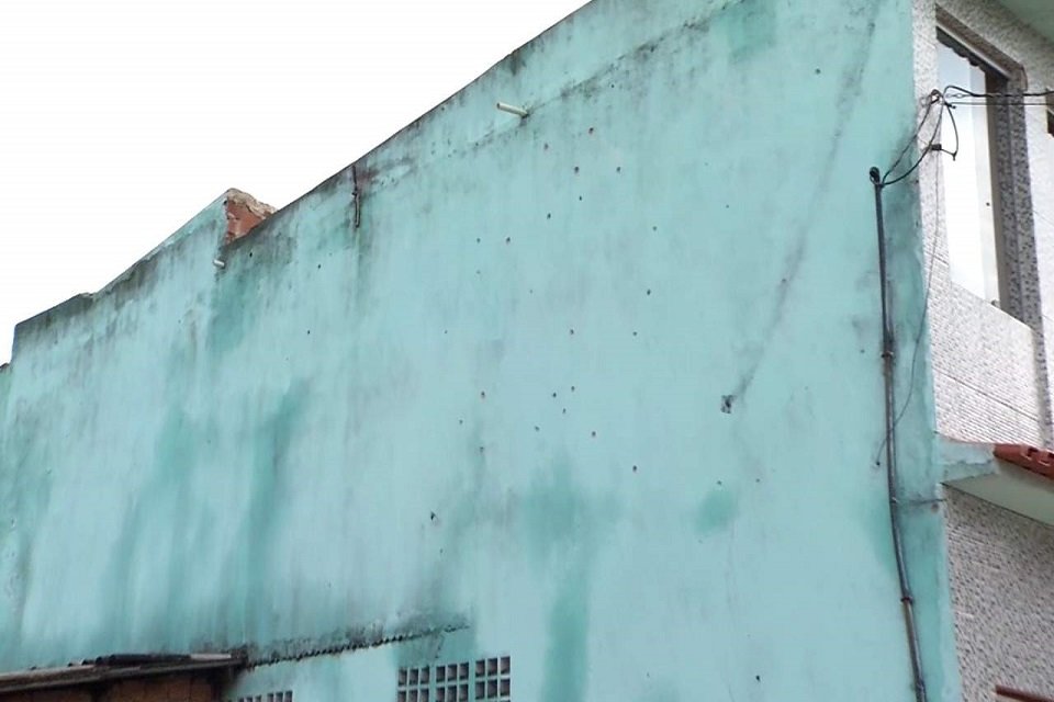 parede baleada em Vila Velha