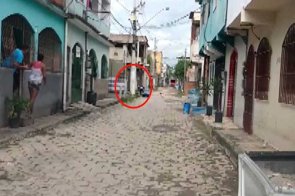 Equipe de TV surpreendida por tiroteio no ES