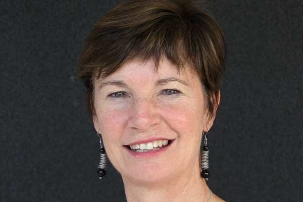 Lesley Tait