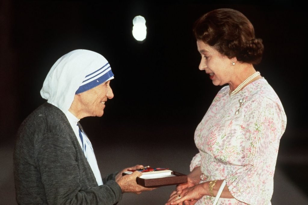 Madre Teresa de Calcutá e rainha Elizabeth