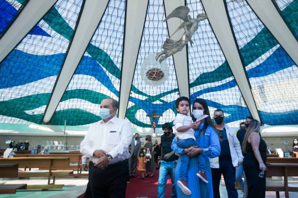 aniversario de brasilia missa 61 com o governador ibaneis e familia 5