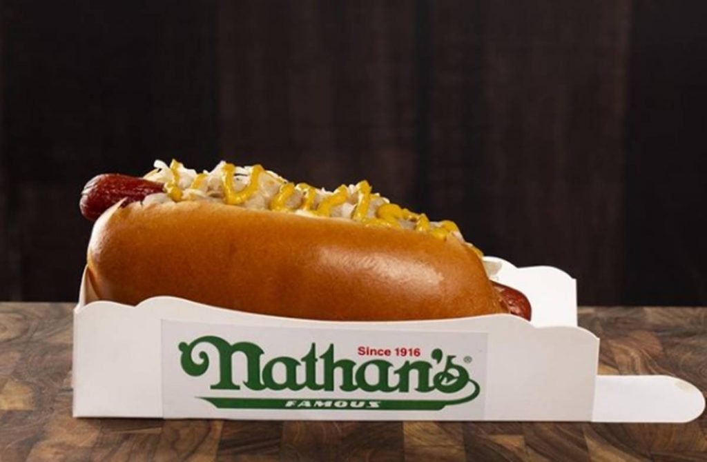 Direto de NY, a rede de hot-dogs Nathan's Famous chega ao Brasil