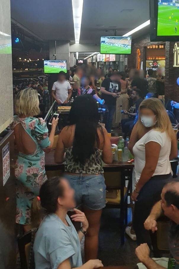 Bar Abençoado promove aglomeração