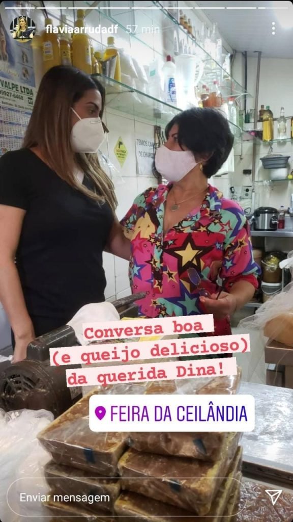 Flávia Arruda na Feira da Ceilândia