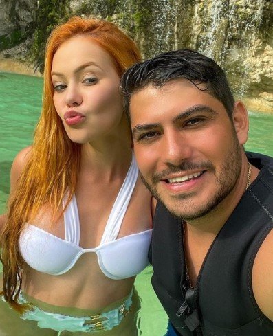 Yugnir Ângelo e Mirela Janis