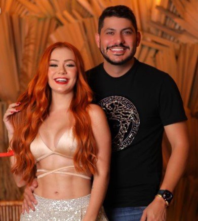Yugnir Ângelo e Mirela Janis