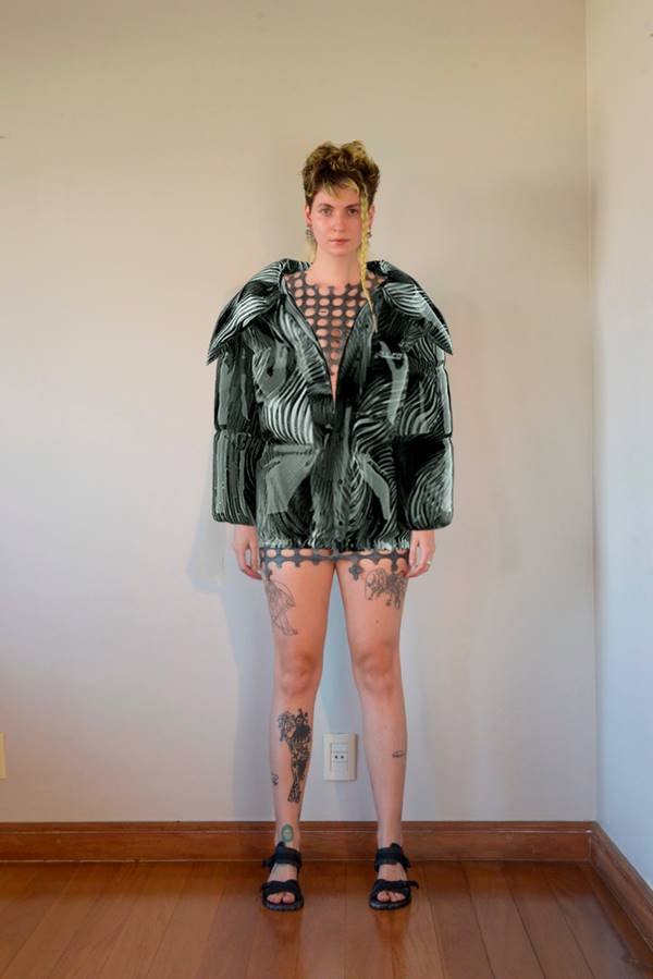 Modelo com roupa virtual