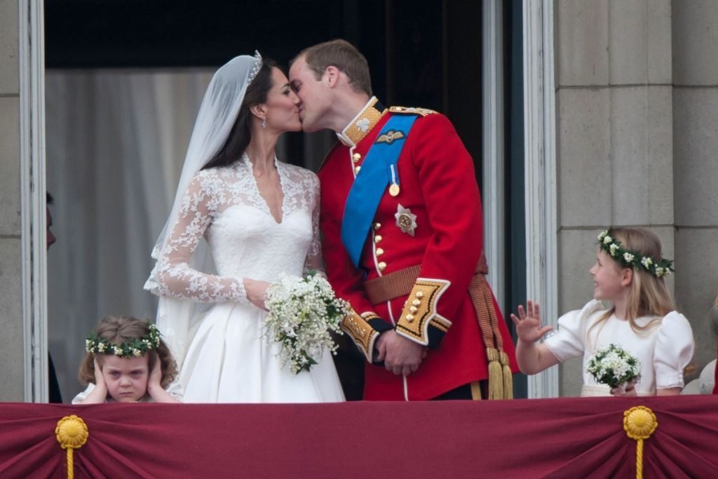 Seis Trai Es Da Realeza Que Sacudiram O Reinado Da Rainha Elizabeth Metr Poles