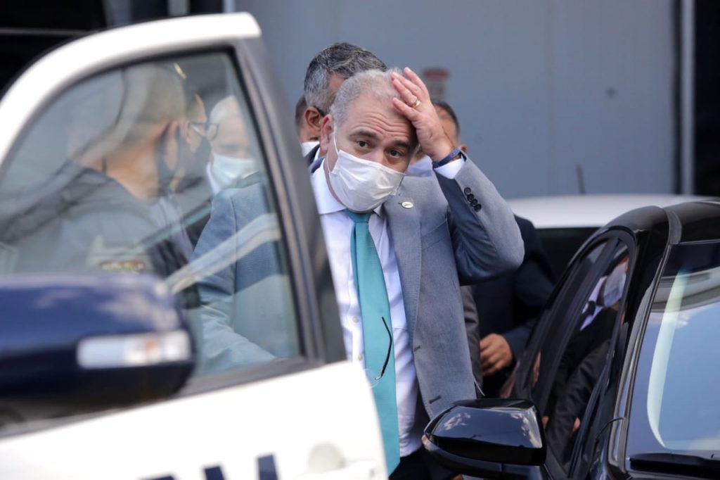 São Paulo - Ministro da Saúde Marcelo Queiroga evitou falar com a imprensa em dia que Brasil atinge marca de 400 mil mortos (2)