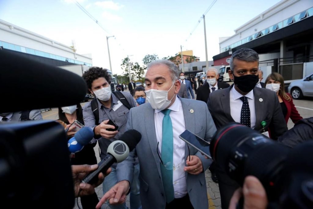 São Paulo - Ministro da Saúde Marcelo Queiroga evitou falar com a imprensa em dia que Brasil atinge marca de 400 mil mortos