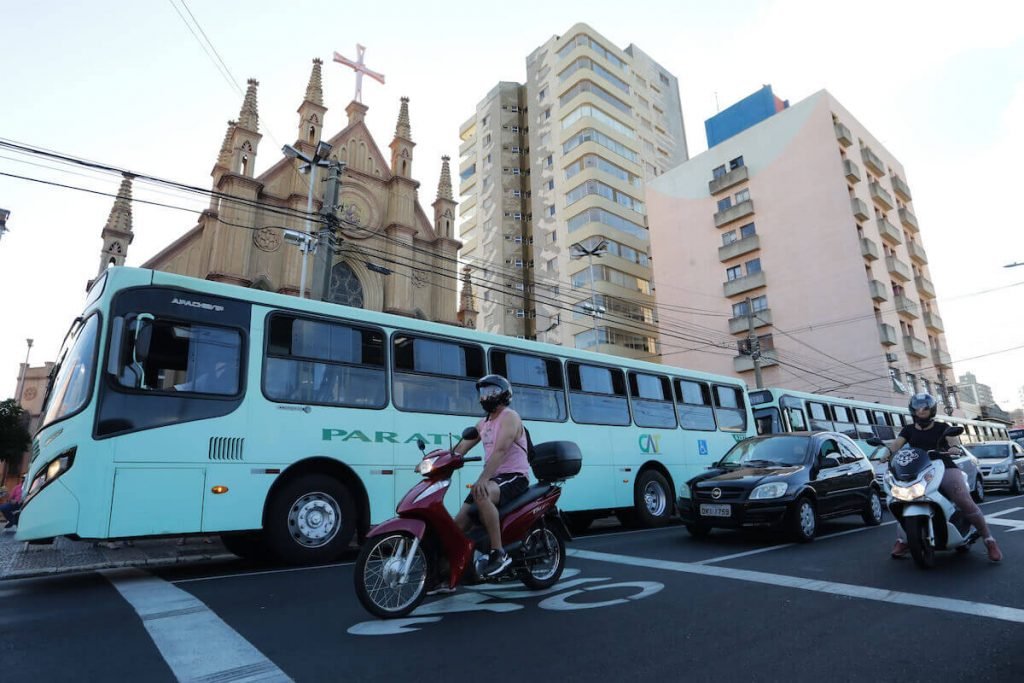 Movimentação nas ruas de Araraquara