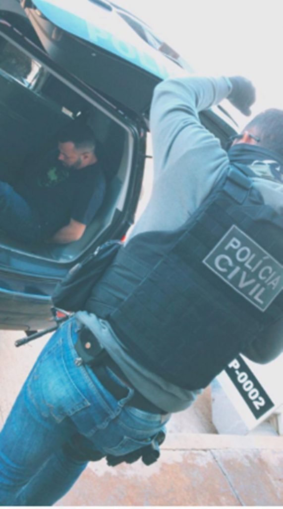 criminoso sendo preso