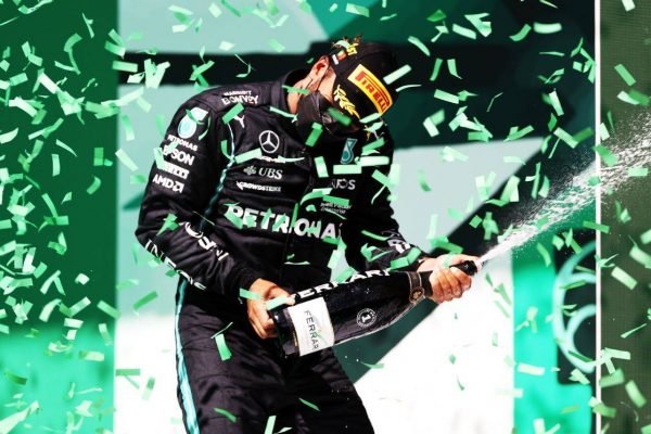 Lewis Hamilton é vence GP de Portugal