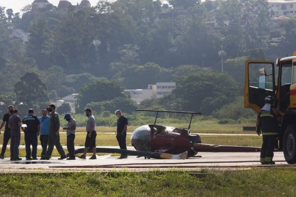 Queda de helicóptero no Aeroporto Campo de Marte, em São Paulo
