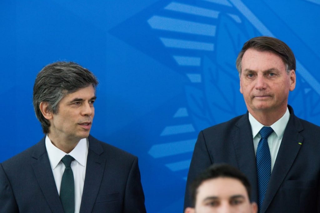 Nelson Teich durante posse no governo bolsonaro 2