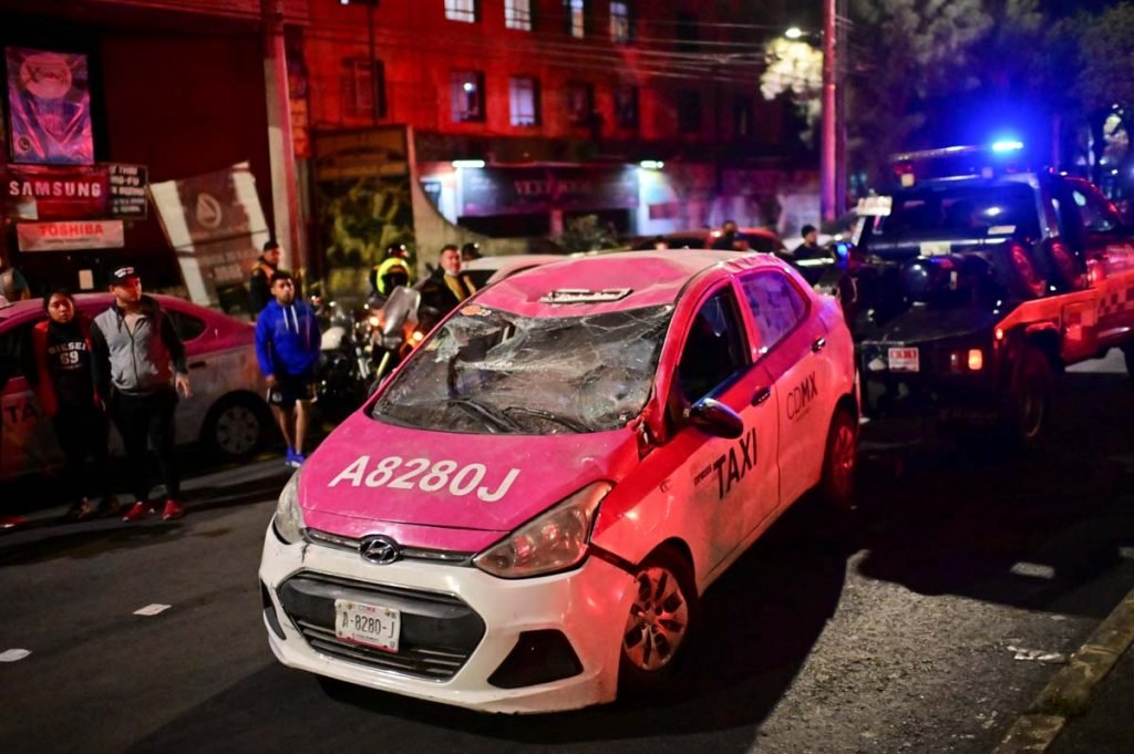 Viaduto desaba com trem do metrô e deixa ao menos 23 mortos no México