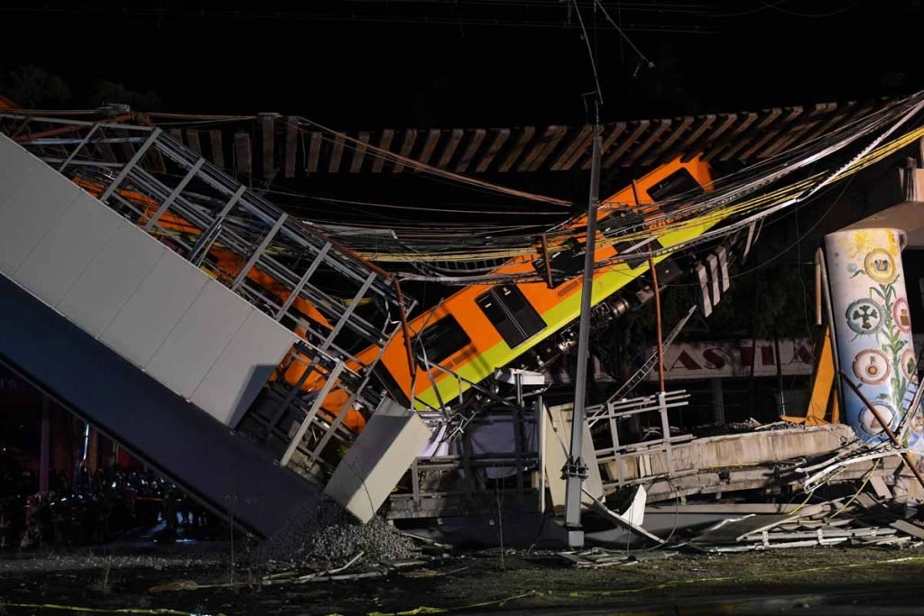 Viaduto desaba com trem do metrô e deixa ao menos 23 mortos no México