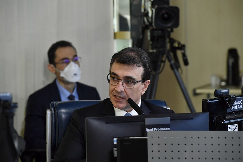 Chanceler no Senado