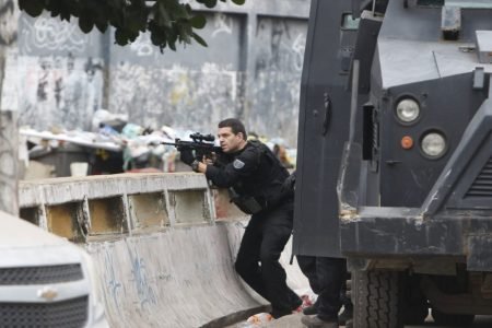Operacão policial em favela do Rio deixa pelo menos 15 mortos