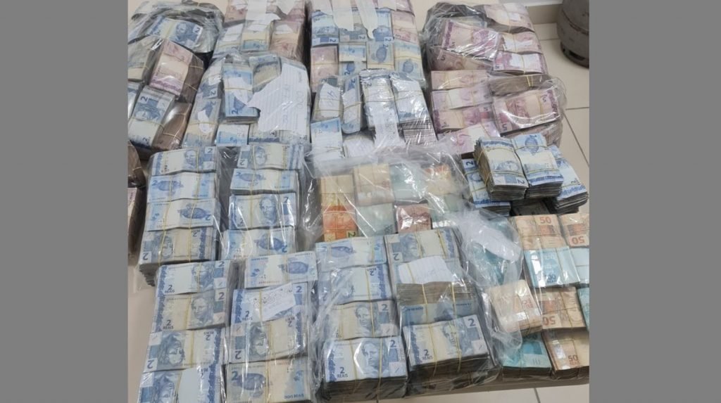 Dinheiro apreendido em operação do MP em Goiás