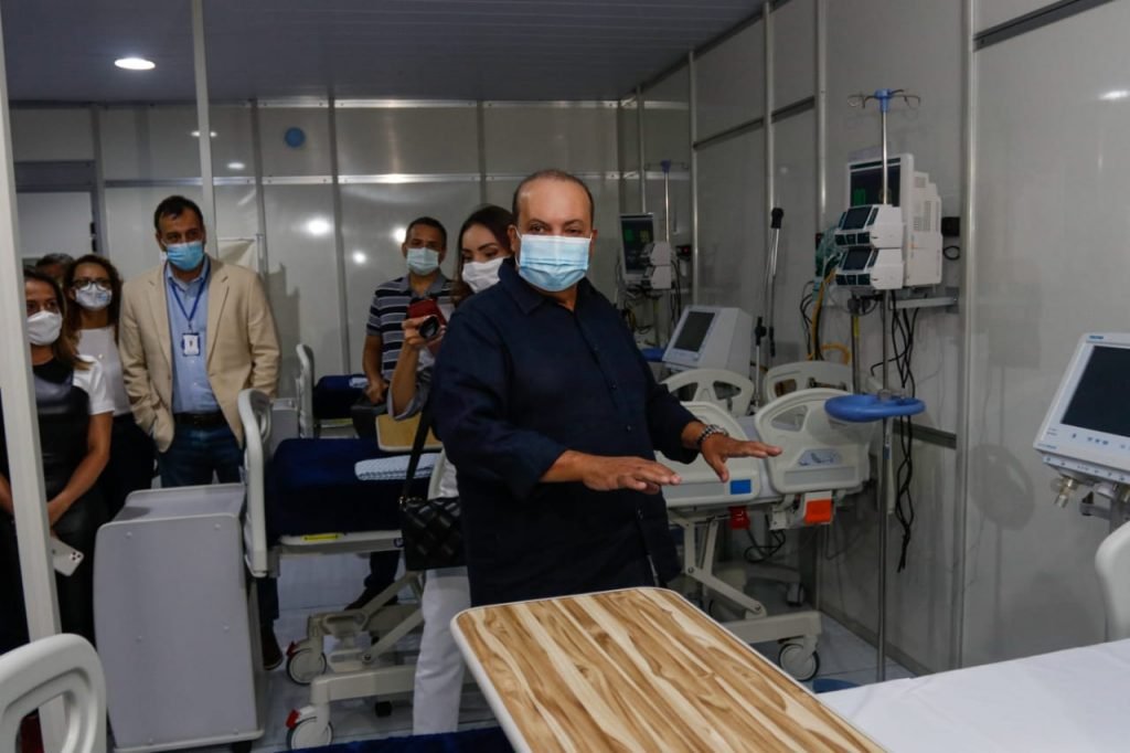 Ibaneis inaugura hospital de campanha no Gama