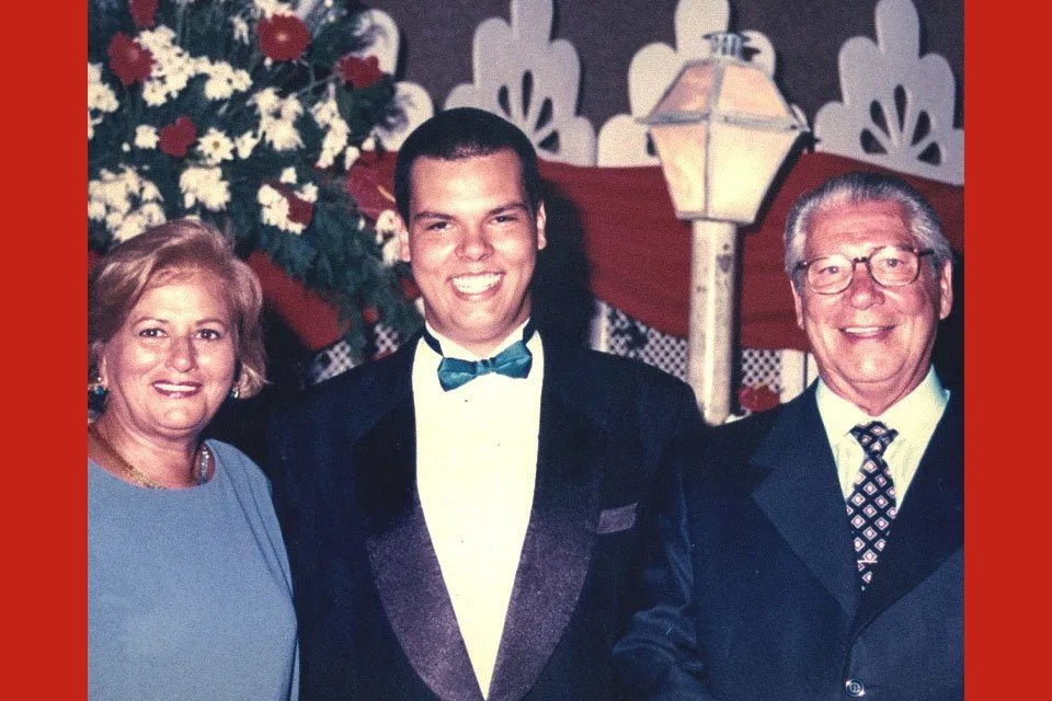 Na formatura com os avós Lila e Mario Covas