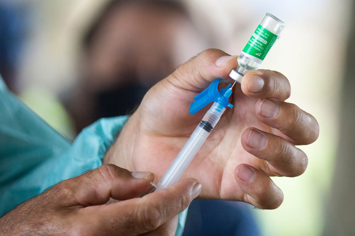 Vacina Grávida desenvolve trombose após tomar vacina AstraZeneca