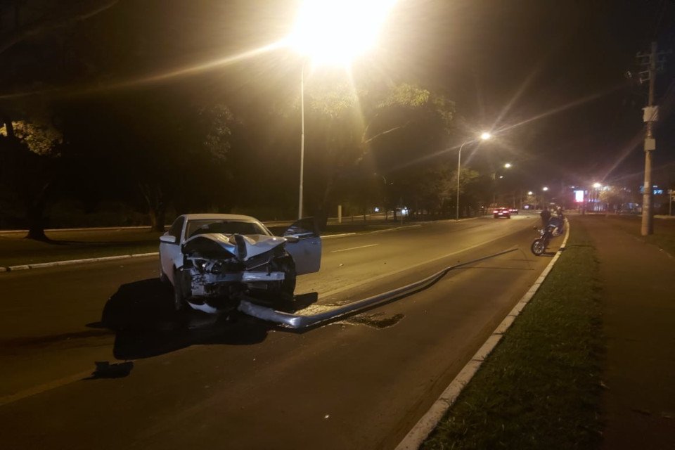 carro amassado