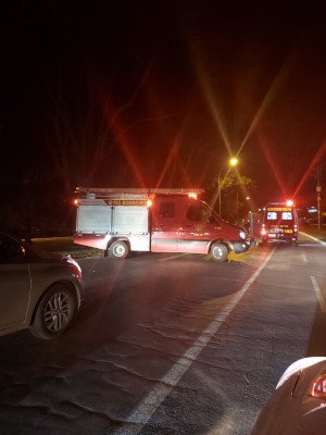 bombeiros no local