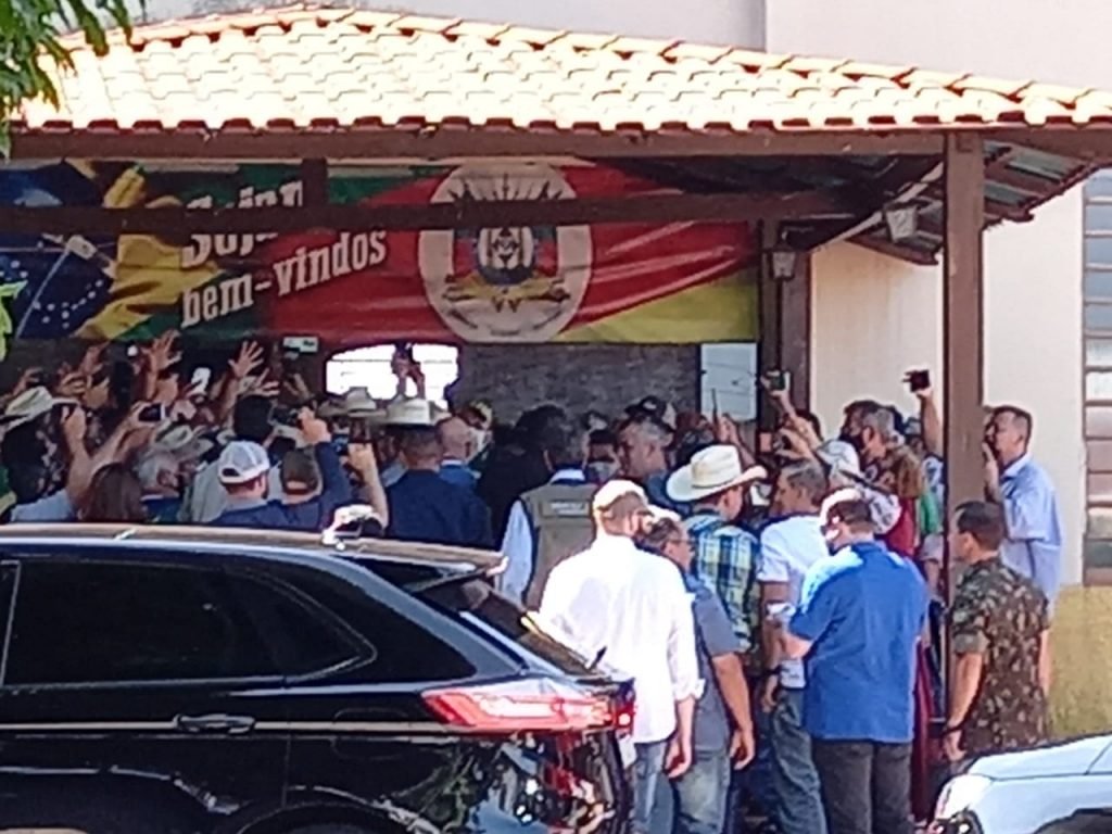 Jair Bolsonaro almoça em CTG em Brasília