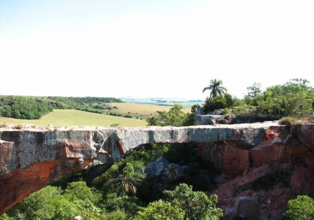 Ponte natural de pedra desaba no RS