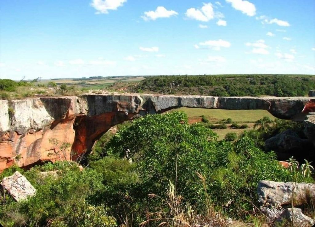 Ponte natural de pedra desaba no RS