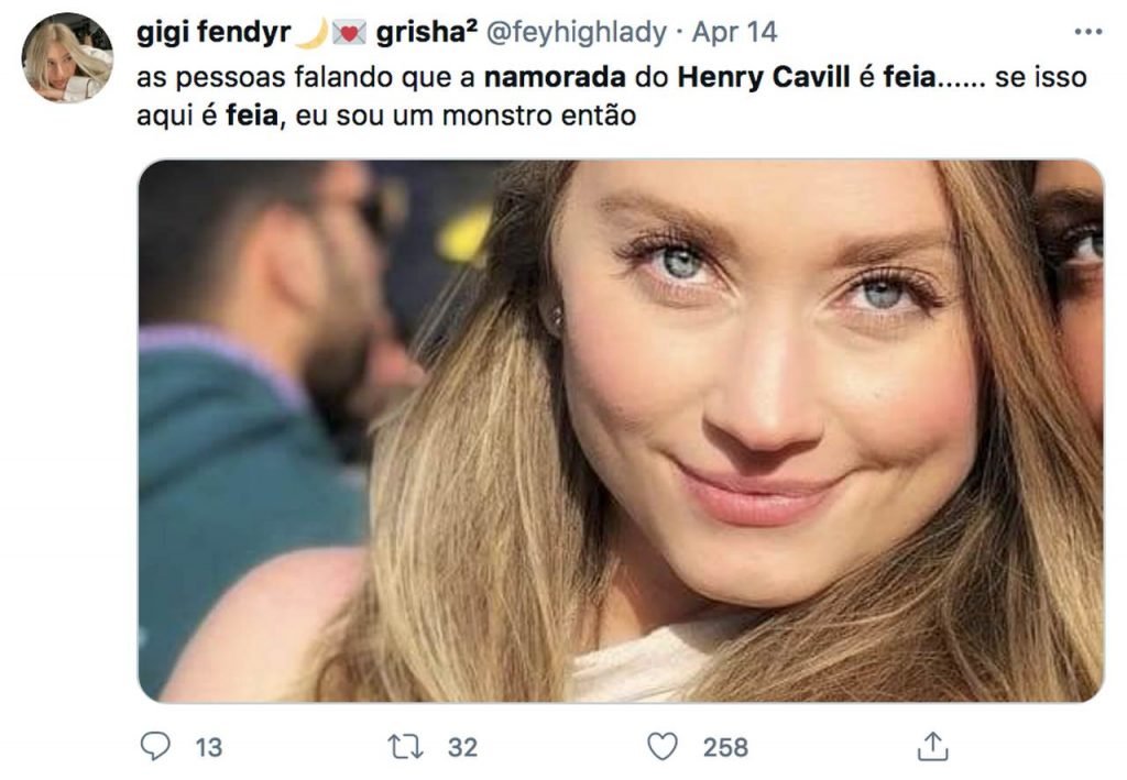 Henry Cavill se pronuncia após fãs chamarem sua namorada de feia