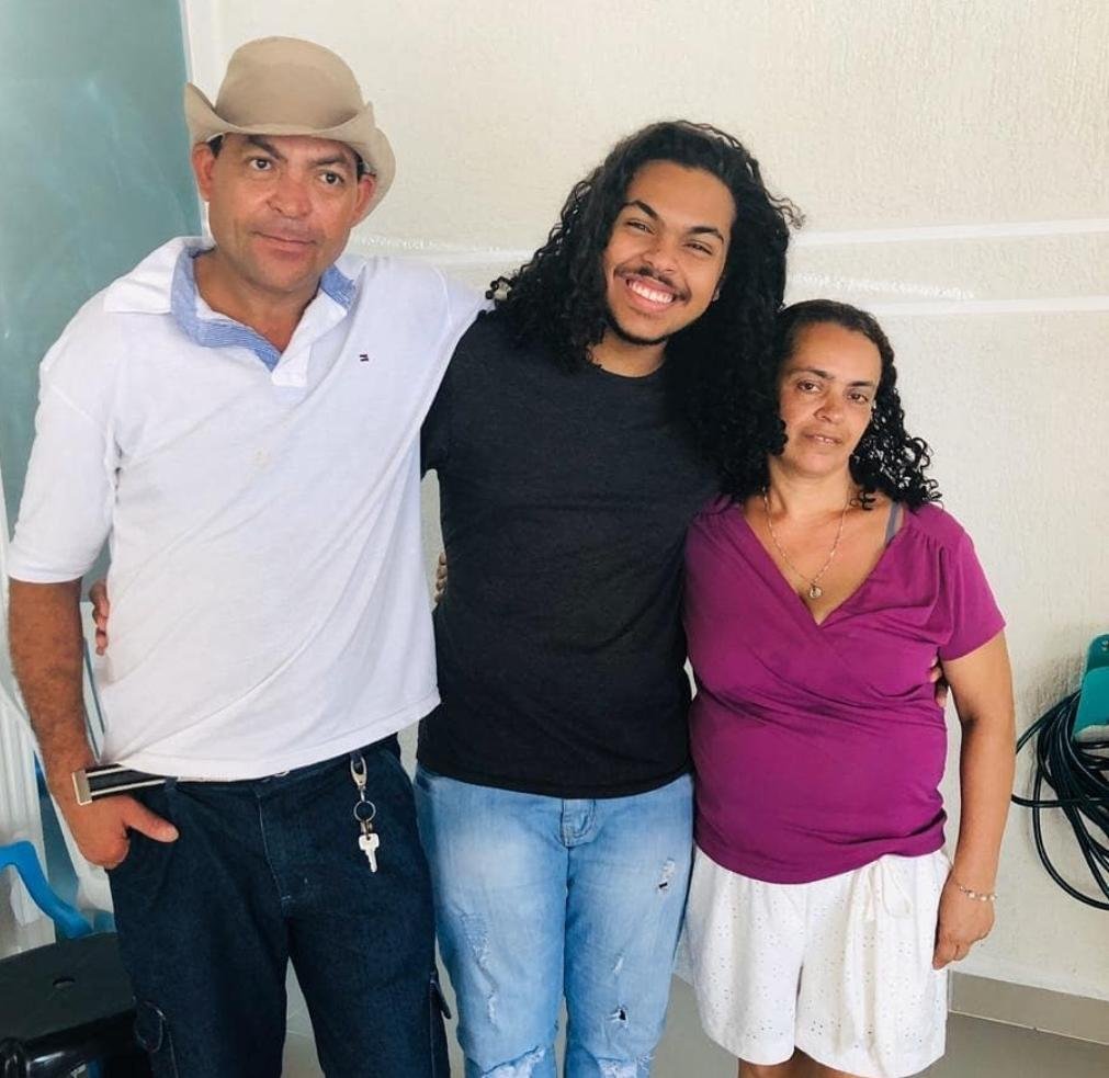 Estudante de medicina pens em desistir do curso para trabalhar