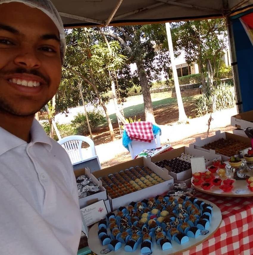 Estudante de medicina pens em desistir do curso para trabalhar