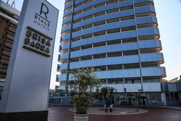 Polícia Civil emite nota após ir ao quarto de onde MC Kevin caiu