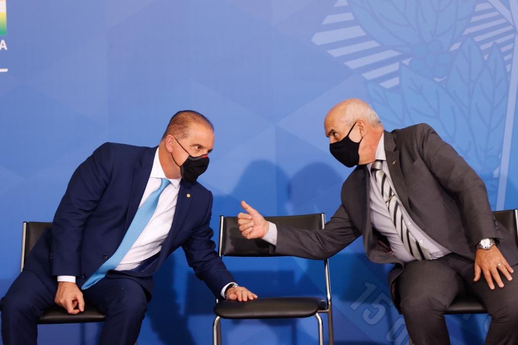 Onyx Lorenzony e o ministro chefe da Secretaria de Governo Luiz Eduardo Ramos