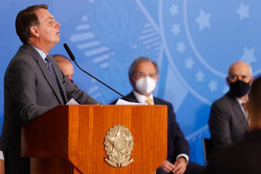 presidente jair bolsonaro durante lançamento do Programa Gigantes do Asfalto no palácio do Planalto