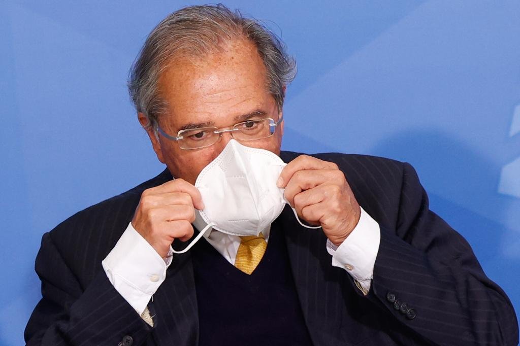 presidente jair bolsonaro e Paulo Guedes, ministro da econômia durante lançamento do Programa Gigantes do Asfalto no palácio do Planalto