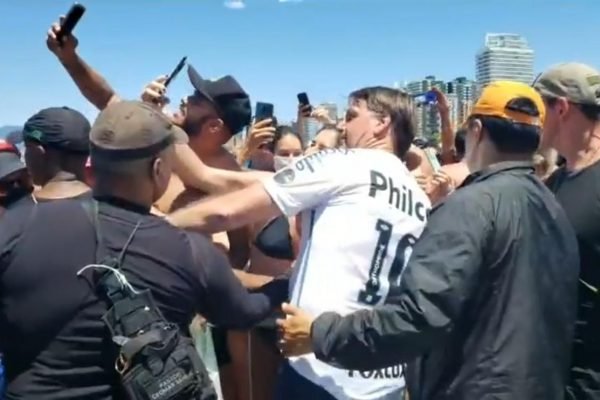 bolsonaro na praia
