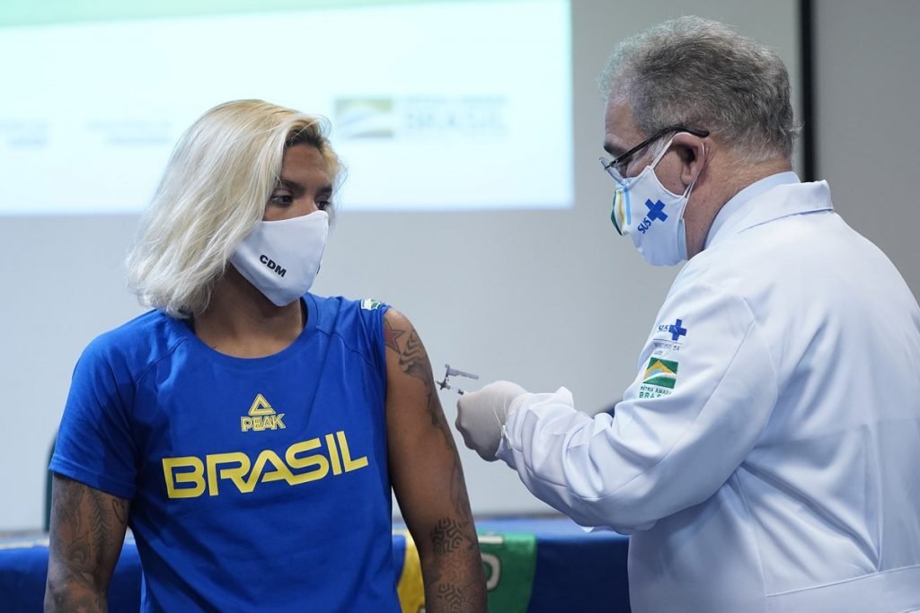 Ana Marcela da Cunha vacina Covid-19