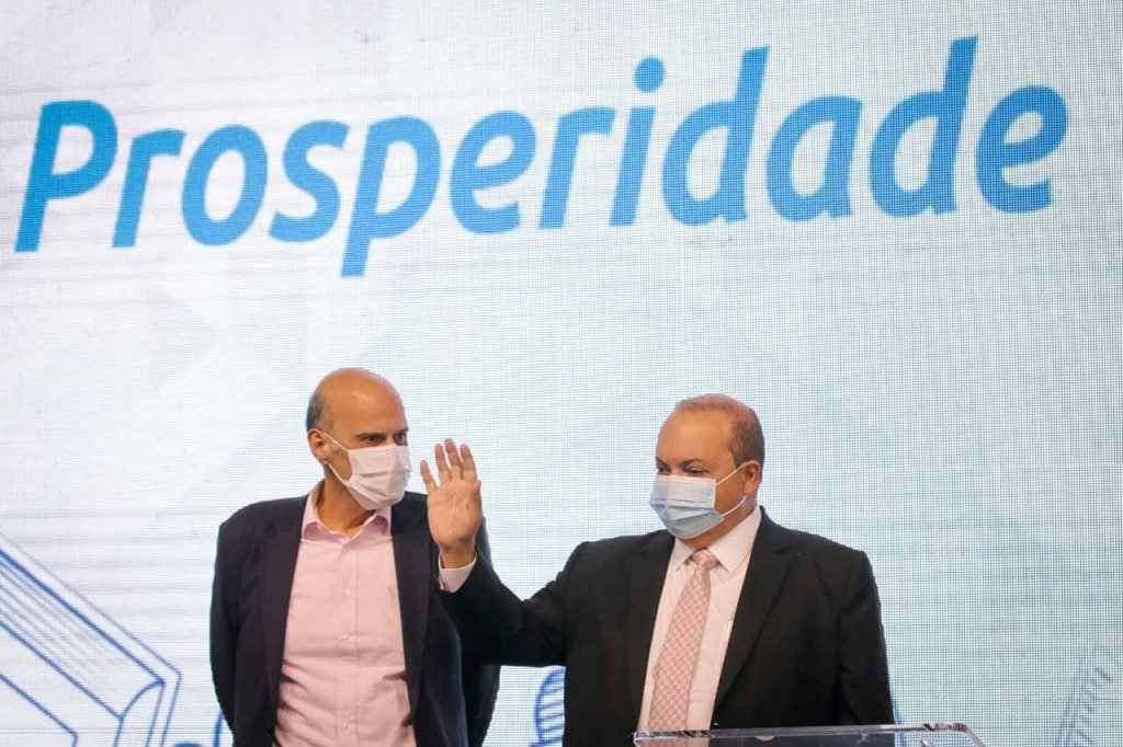 governador ibaneis rocha durante Assinatura do decreto de nomeação dos 437 aprovados no concurso da Secretaria de Educação_-6