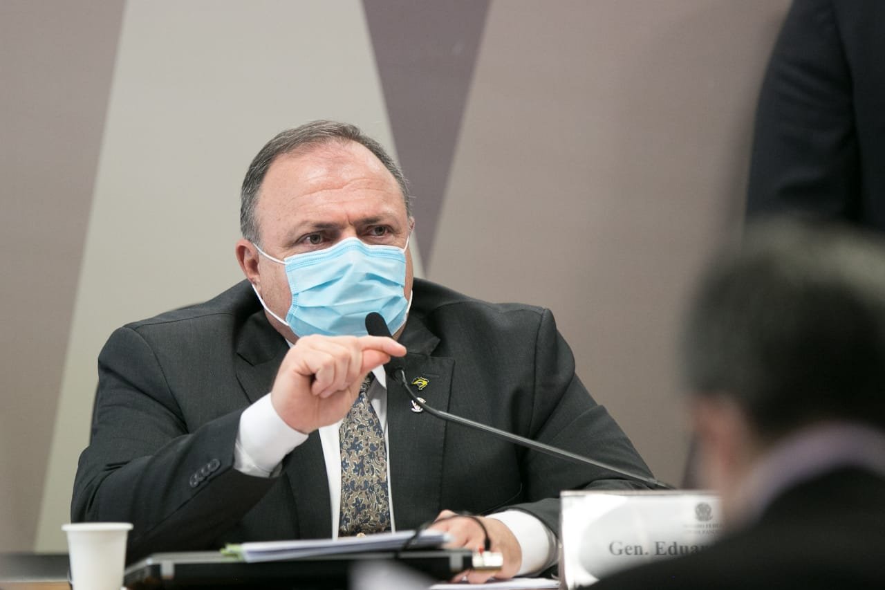 Pazuello diz à CPI que Bolsonaro desistiu de intervir em Manaus
