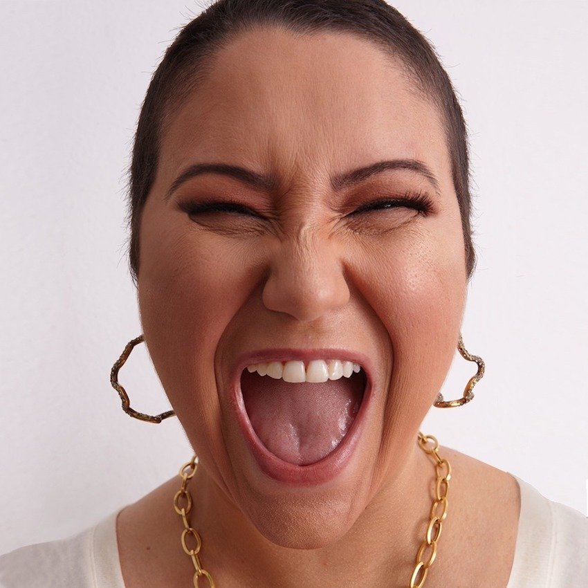 Maria Rita sorrindo