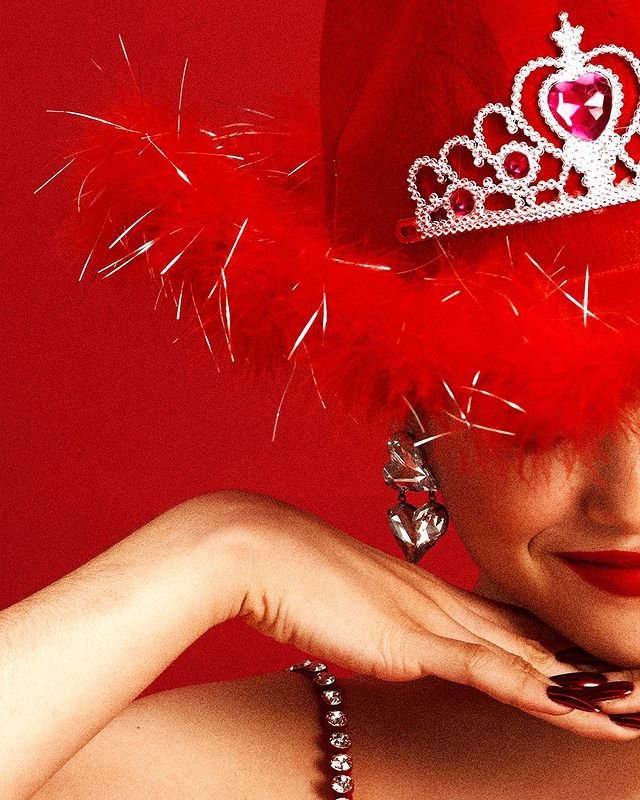 Maisa Silva ensaio de vermelho