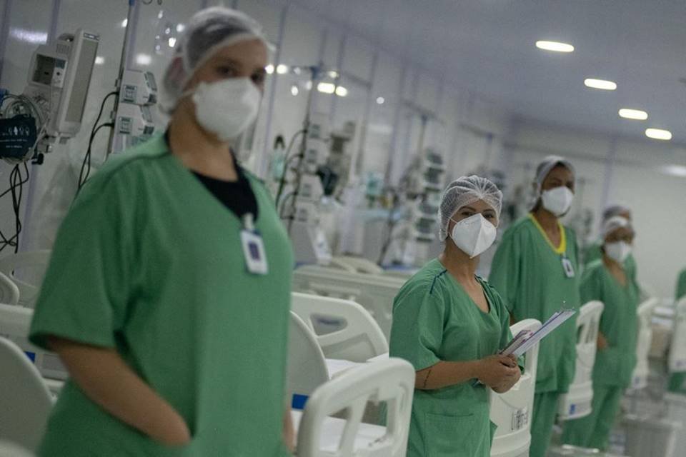 Ibaneis inaugura hospital de campanha de Ceilândia