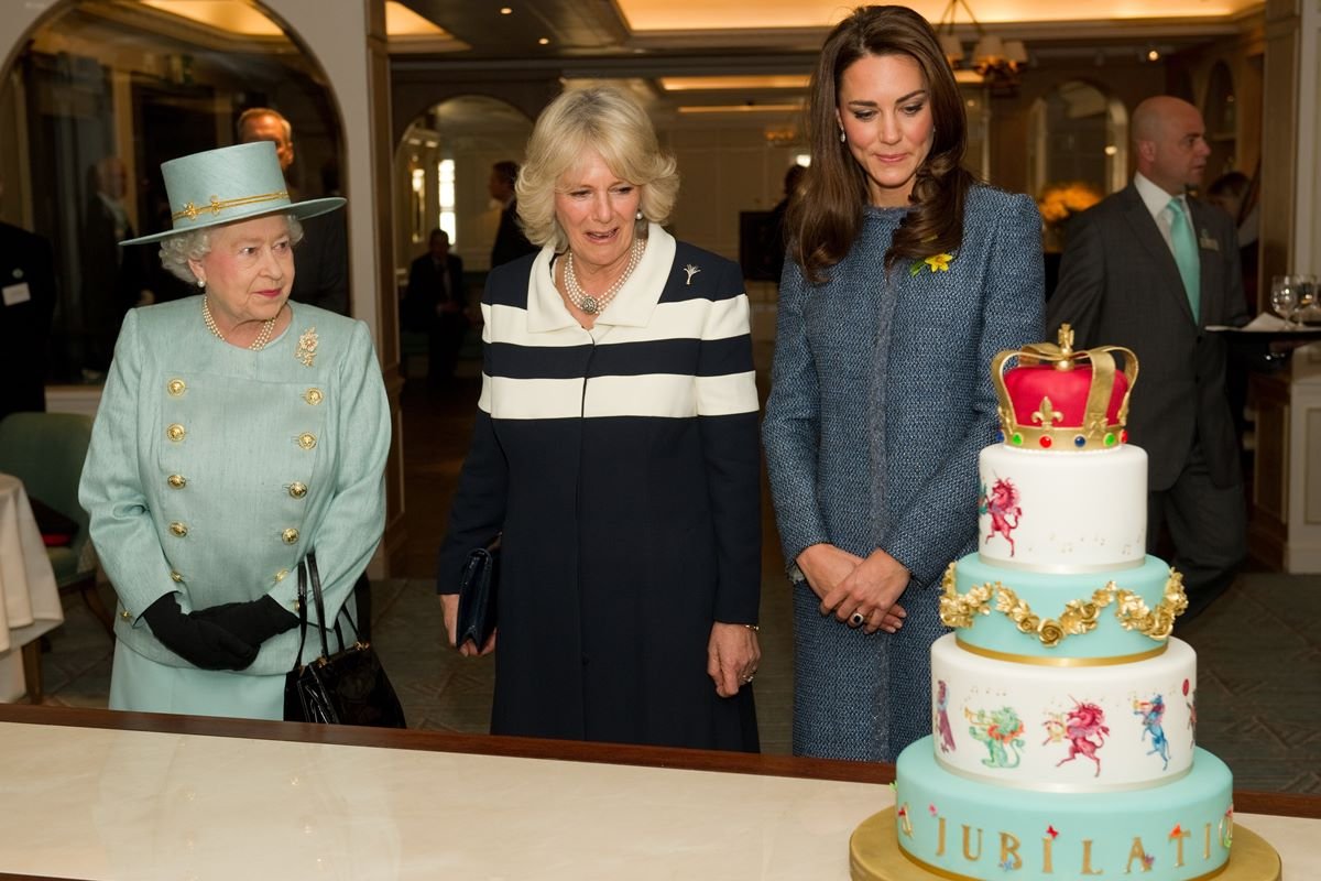 Rainha Elizabeth, Camilla Parker Bowles e Kate Middleton