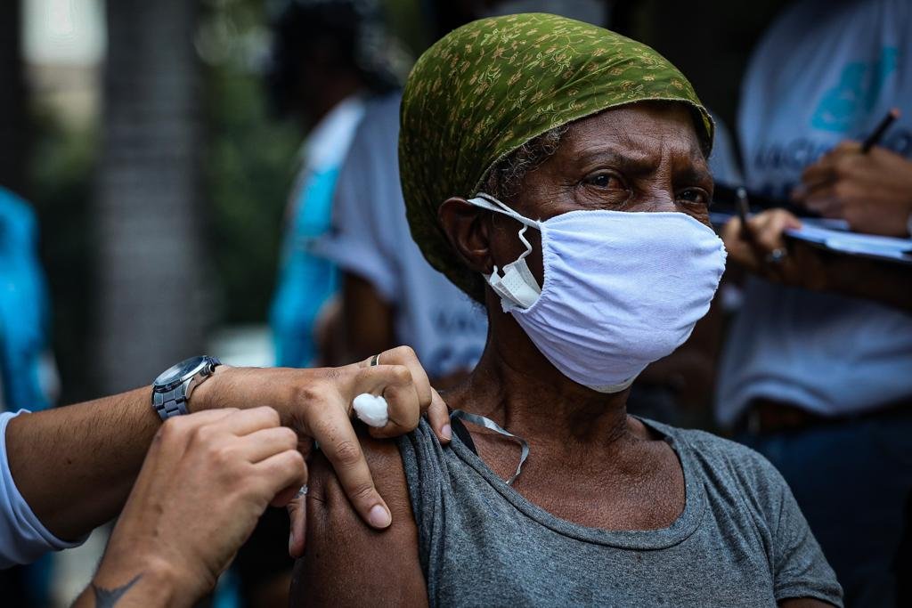 Rio reinicia vacinação de público em geral na segunda (31/5)